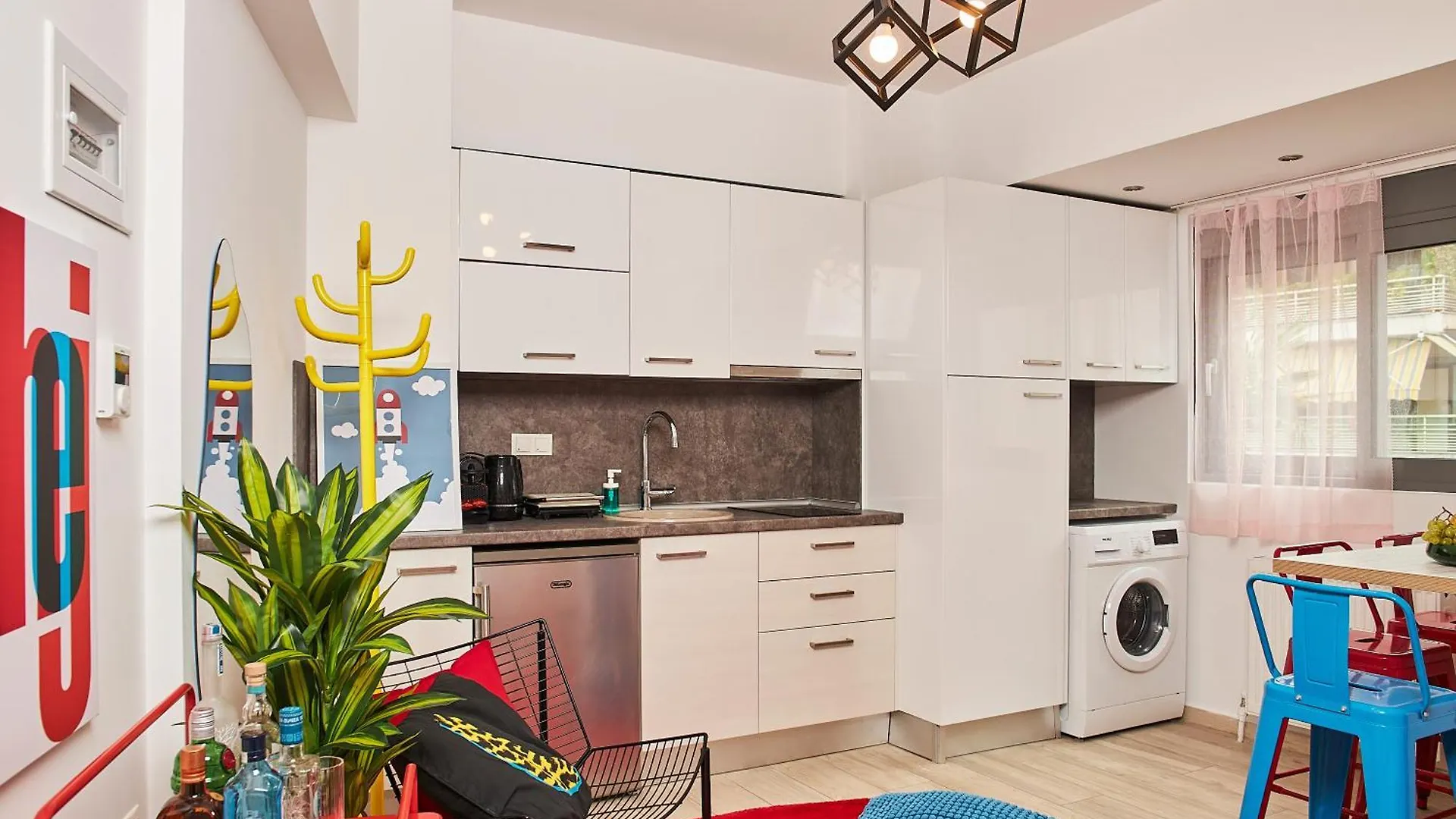 Superstudio Pop Art Apartment With Free Parking Space By Binobi! テッサロニキ